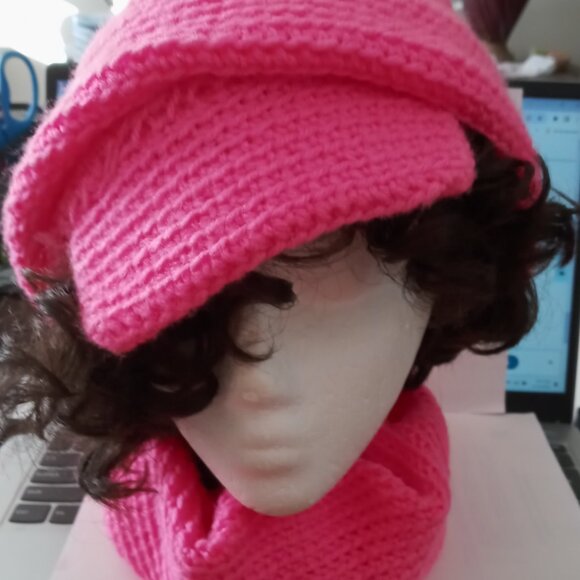 BEENIE with PEAK & NECK SCARF - Picture 2 of 4